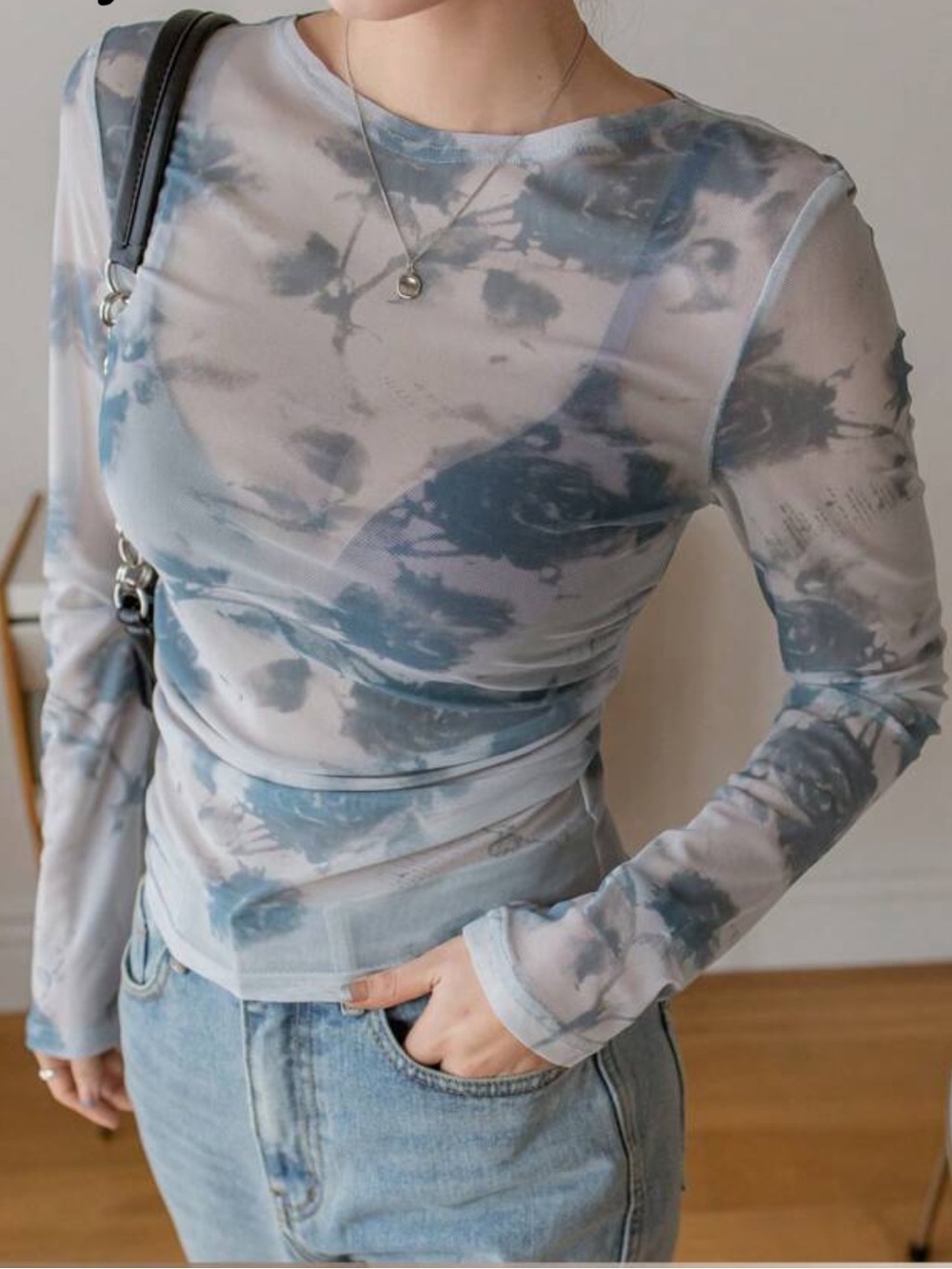 Women's White Long Sleeve With Blue Rose Print Mesh Top sm